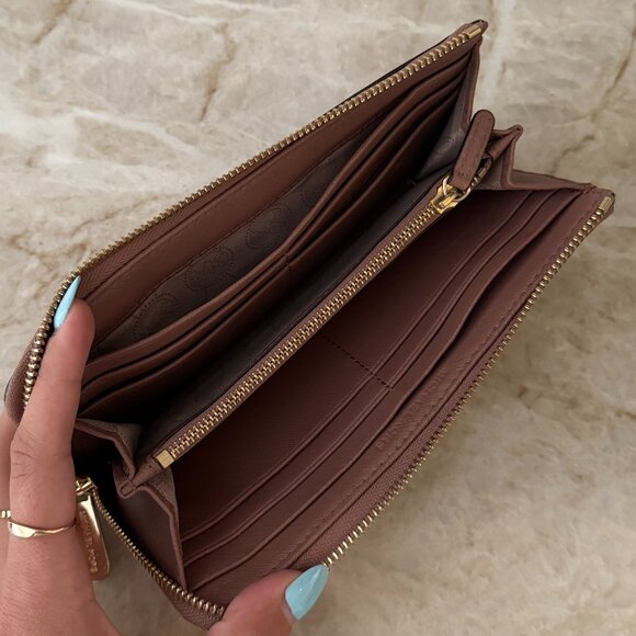 Michael Kors wallet - Picture 3 of 3